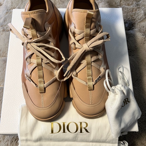 Christian Dior Sneaker - Picture 1 of 5